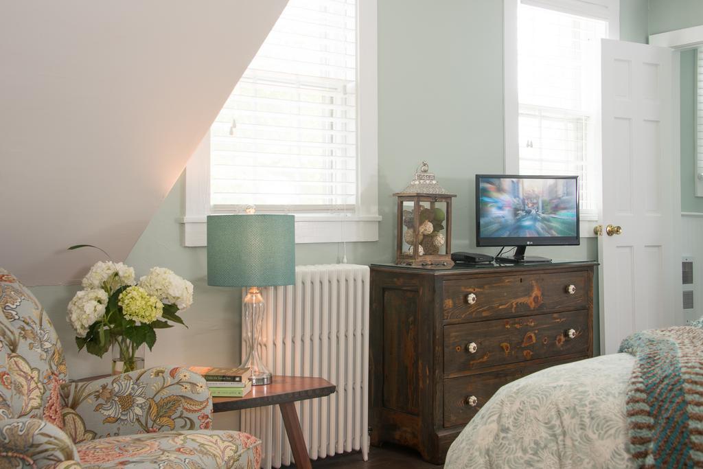 The Parsonage Bed and Breakfast East Orleans Δωμάτιο φωτογραφία