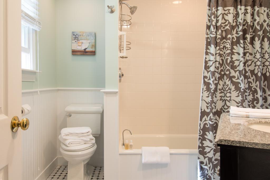 The Parsonage Bed and Breakfast East Orleans Δωμάτιο φωτογραφία
